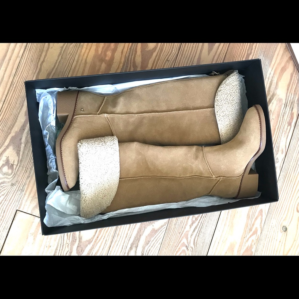 NIB COACH BOOTS (peanut)